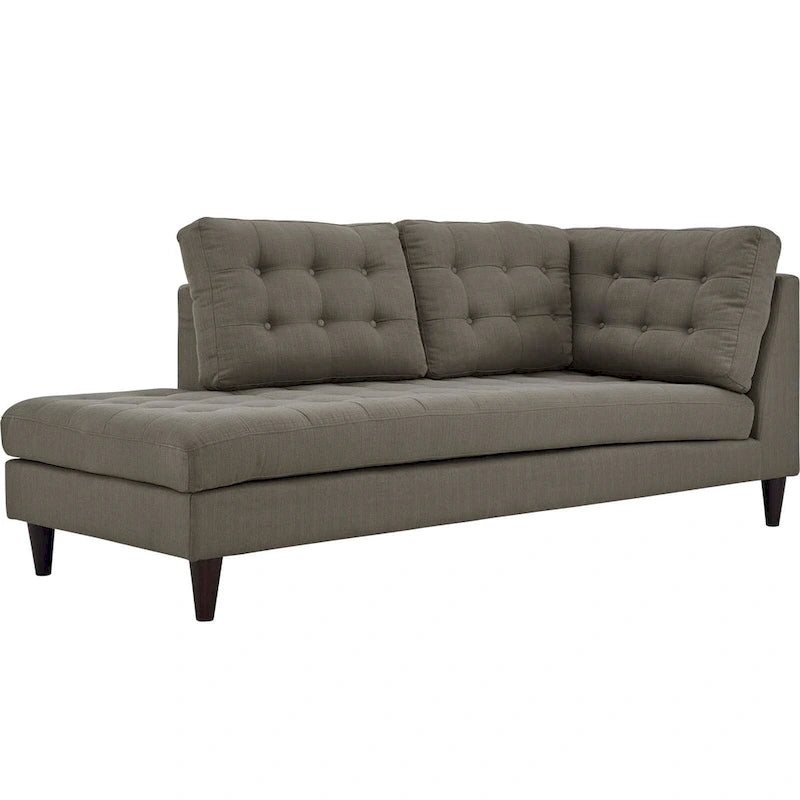 Chaise longue de tela con capitoné de botones y patas de madera