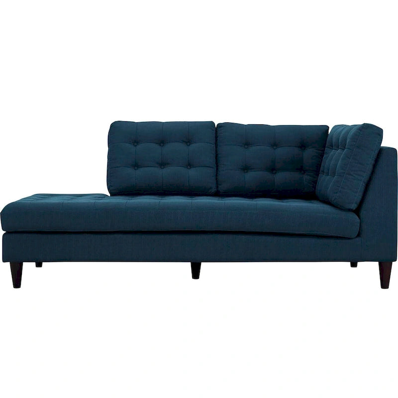 Chaise longue de tela con capitoné de botones y patas de madera