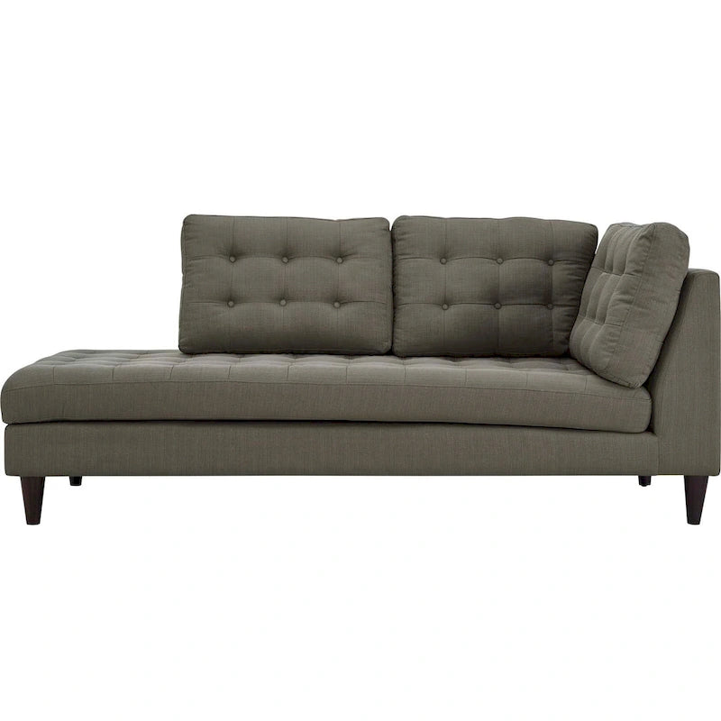 Chaise longue de tela con capitoné de botones y patas de madera