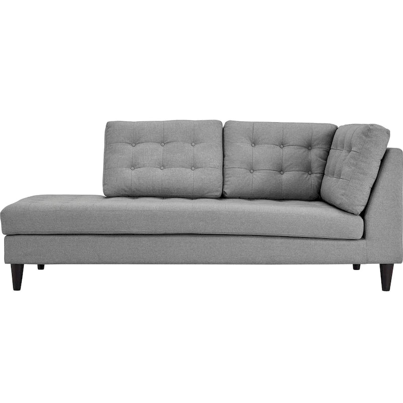 Chaise longue de tela con capitoné de botones y patas de madera