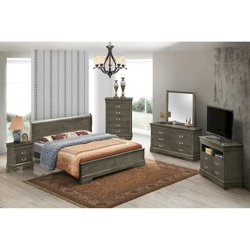 Cama tradicional tamaño Queen con paneles negros