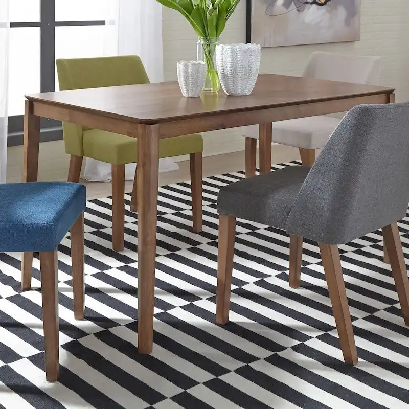 Mesa de comedor rectangular con acabado de nogal satinado