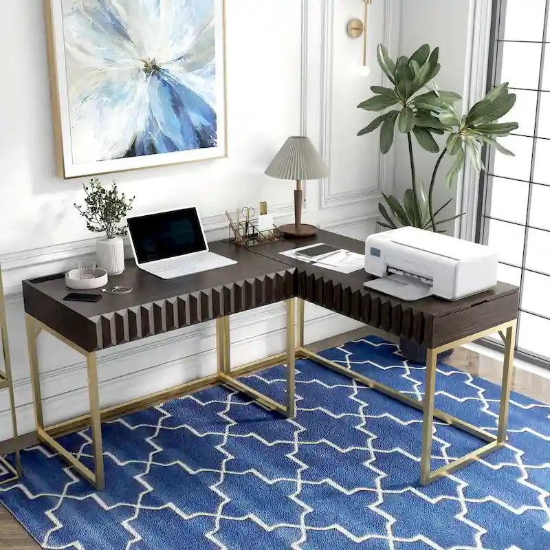 Scrivania a L con piano sollevabile, porte USB e prese di corrente