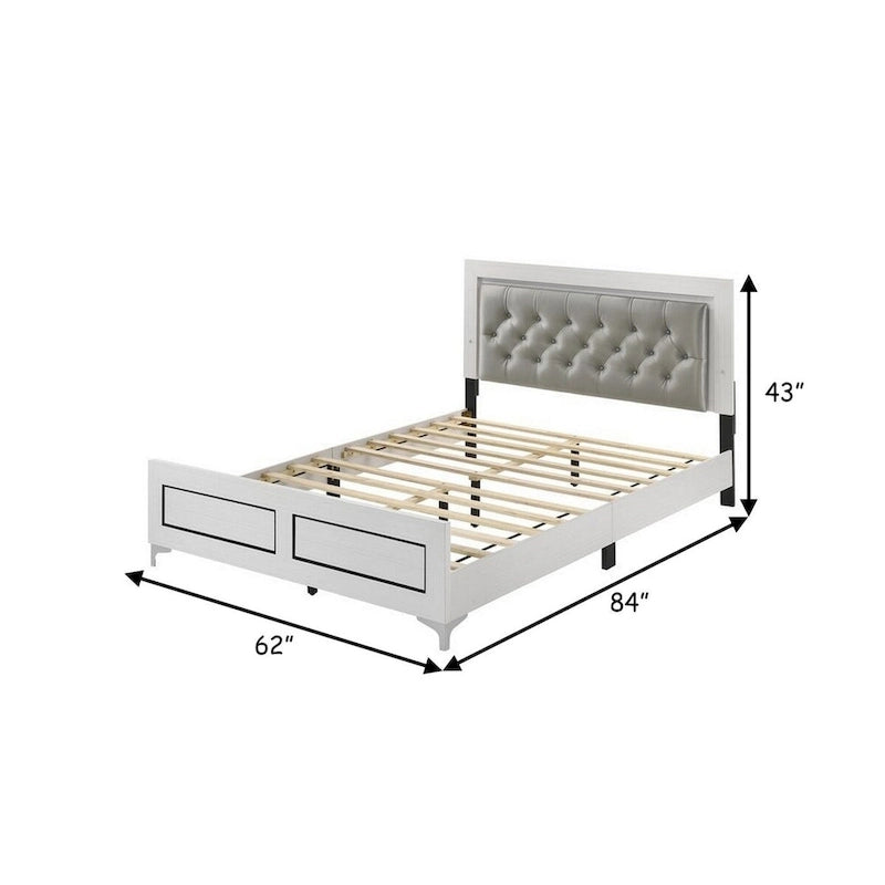 Weißes Bett in Queen-Size mit LED-Zierleiste und knopfgeheftetem Kopfteil