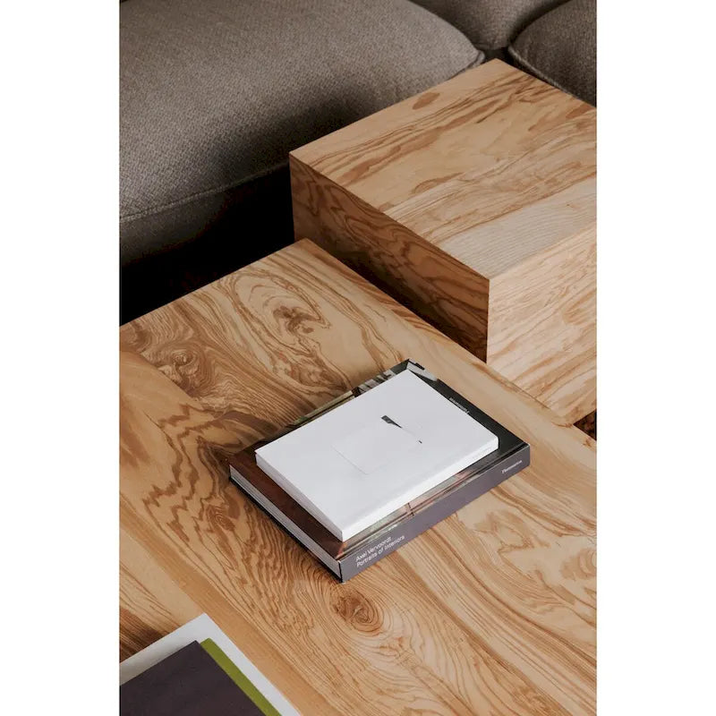 Mesa auxiliar de chapa de madera de raíz natural con estructura de abedul