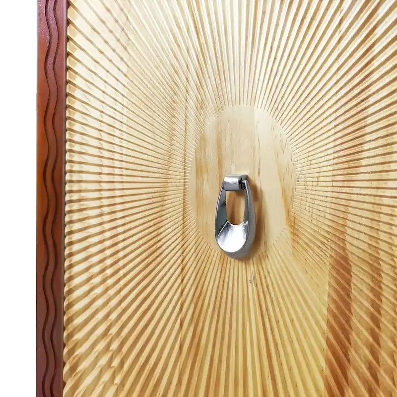 Aparador tallado marrón natural de 4 puertas con estantes ajustables